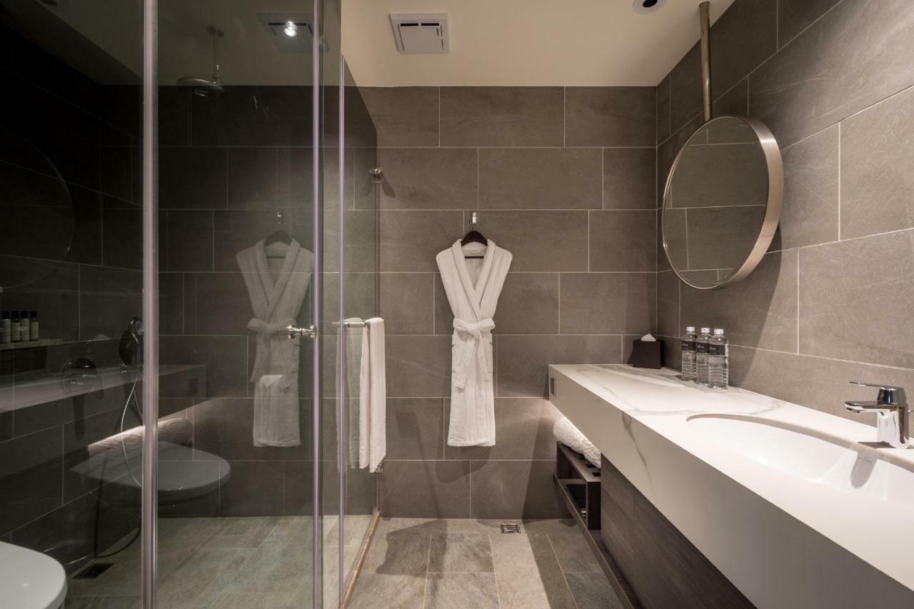Park Lees Hotel Kaohsiung Exterior photo Bathroom